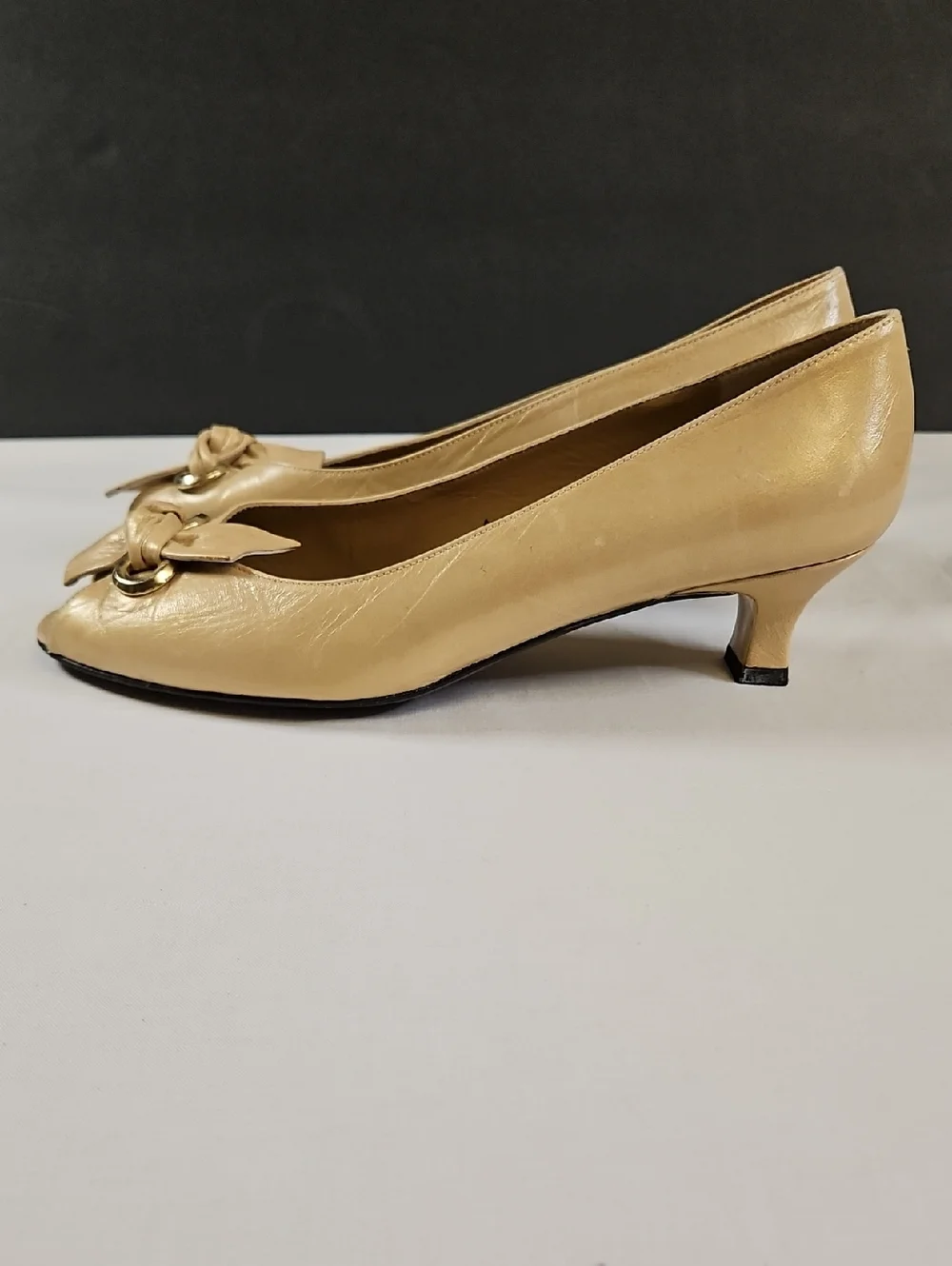 Stuart Weitzman Peep Toe Kitten Heels, Tan, Size 8
